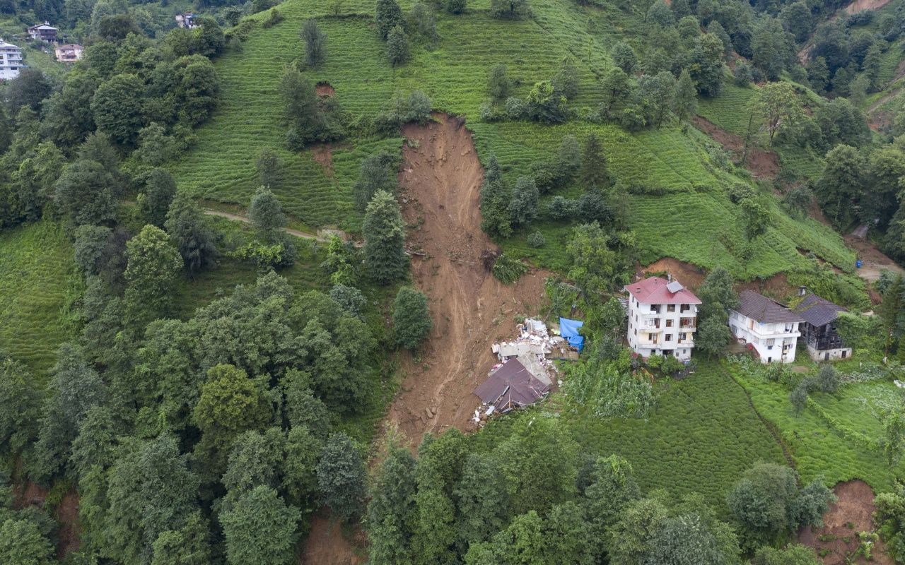 Sel ve heyelanın bilançosu ağır 34