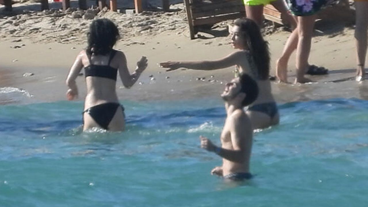 Merve Boluğur'un deniz keyfi 5