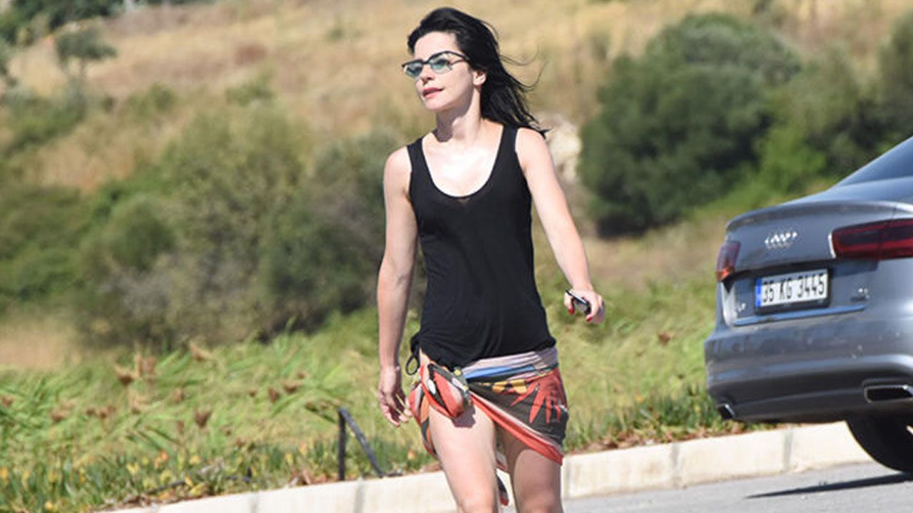 Merve Boluğur'un deniz keyfi 6