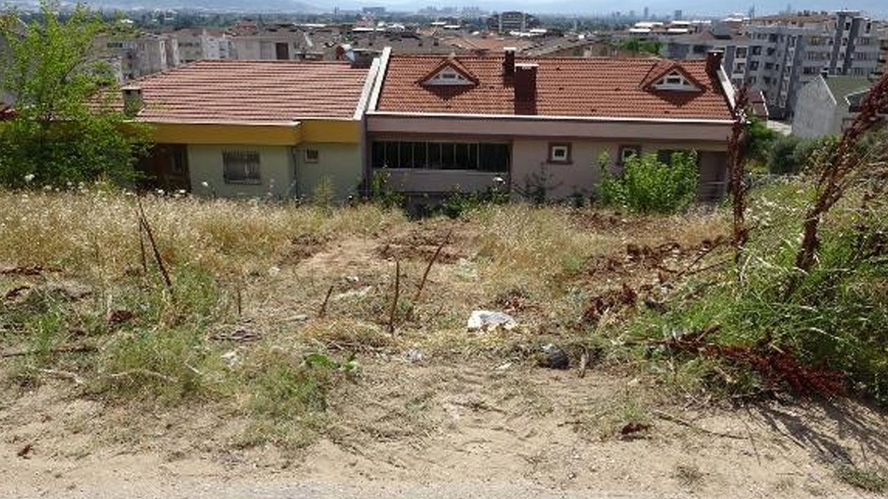 Uyurken evinin bahçesine otomobil uçtu! 8