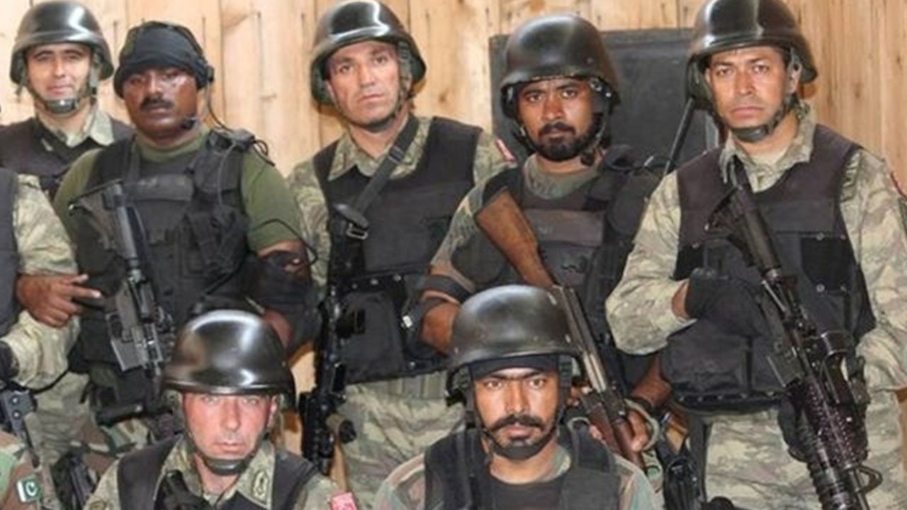 Türkiye 15 Temmuz'un kahraman bordo berelisi Ömer Halisdemir'e koşuyor 11