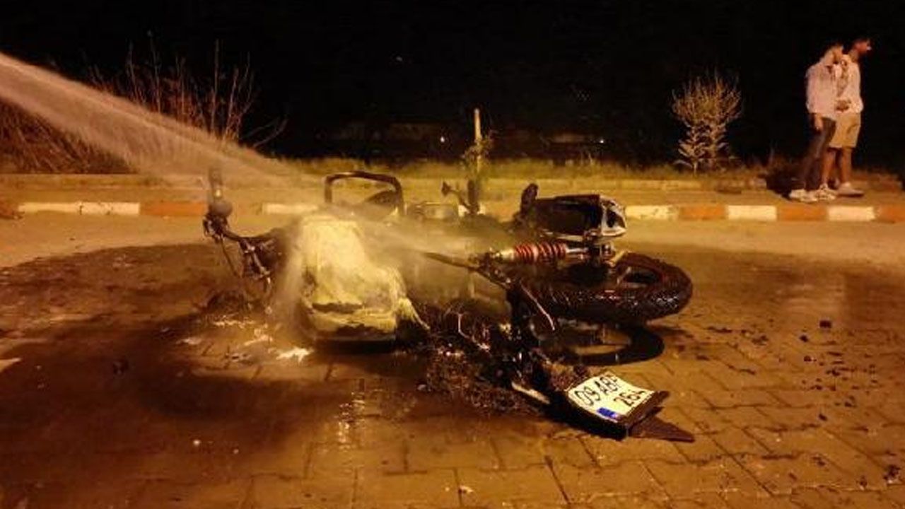 Polis ceza yazdı... Motosikletini ateşe verdi! 3
