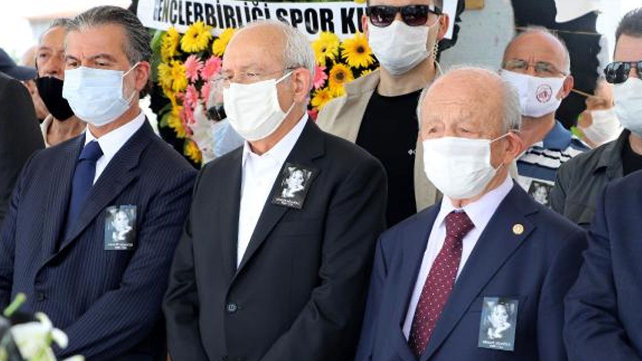 Adalet Ağaoğlu Ankara'da toprağa verildi 2