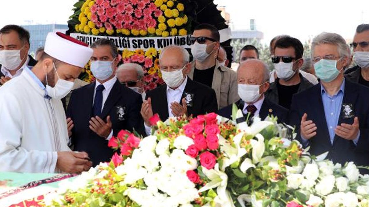Adalet Ağaoğlu Ankara'da toprağa verildi 5