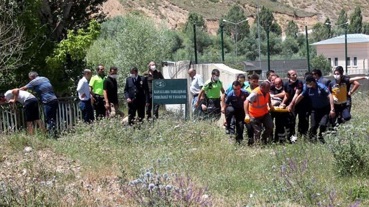 Bayburt'ta virajı alamayan cip nehre devrildi: 6 yaralı 4