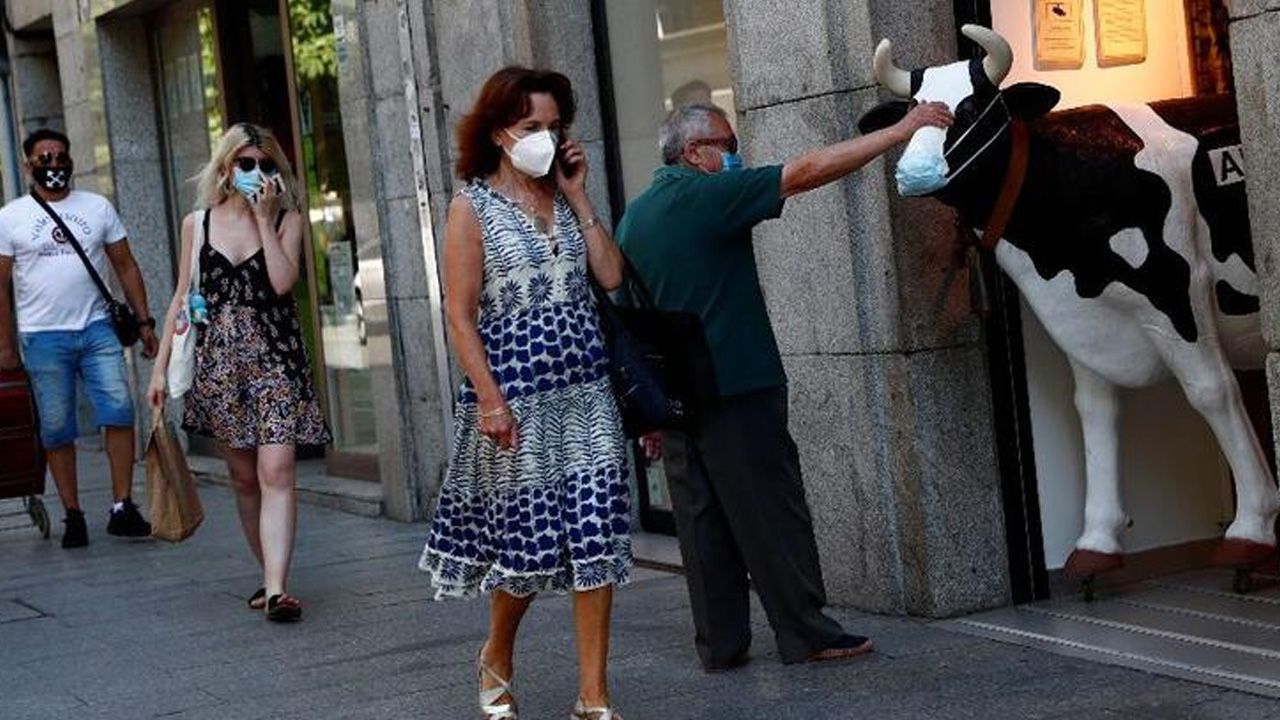 Turist cenneti Barcelona karantinaya alındı! 11