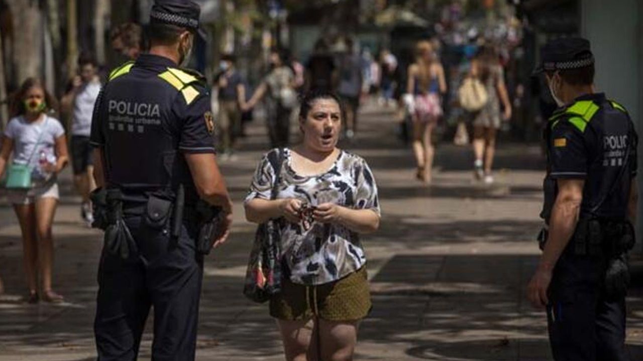 Turist cenneti Barcelona karantinaya alındı! 14