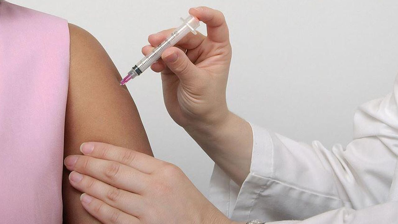 Rus iş insanı ve karısı koronavirüs aşısını kendi üzerinde denedi 6