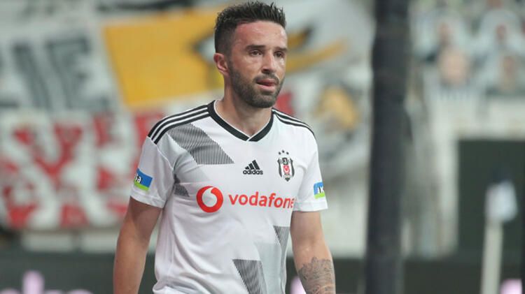 Hasan Ali ve Gökhan kavganın eşiğine geldiler 8