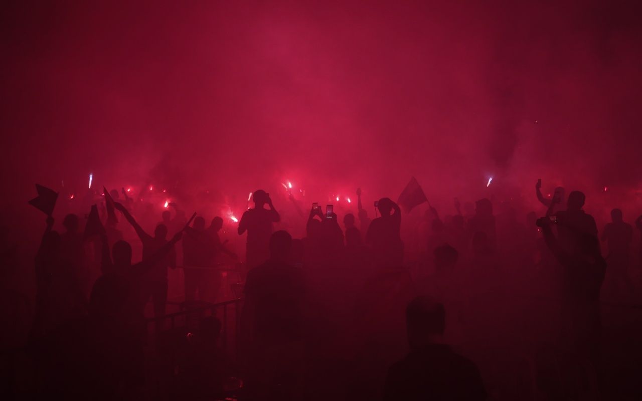 Başakşehir taraftarı sokağa döküldü 13