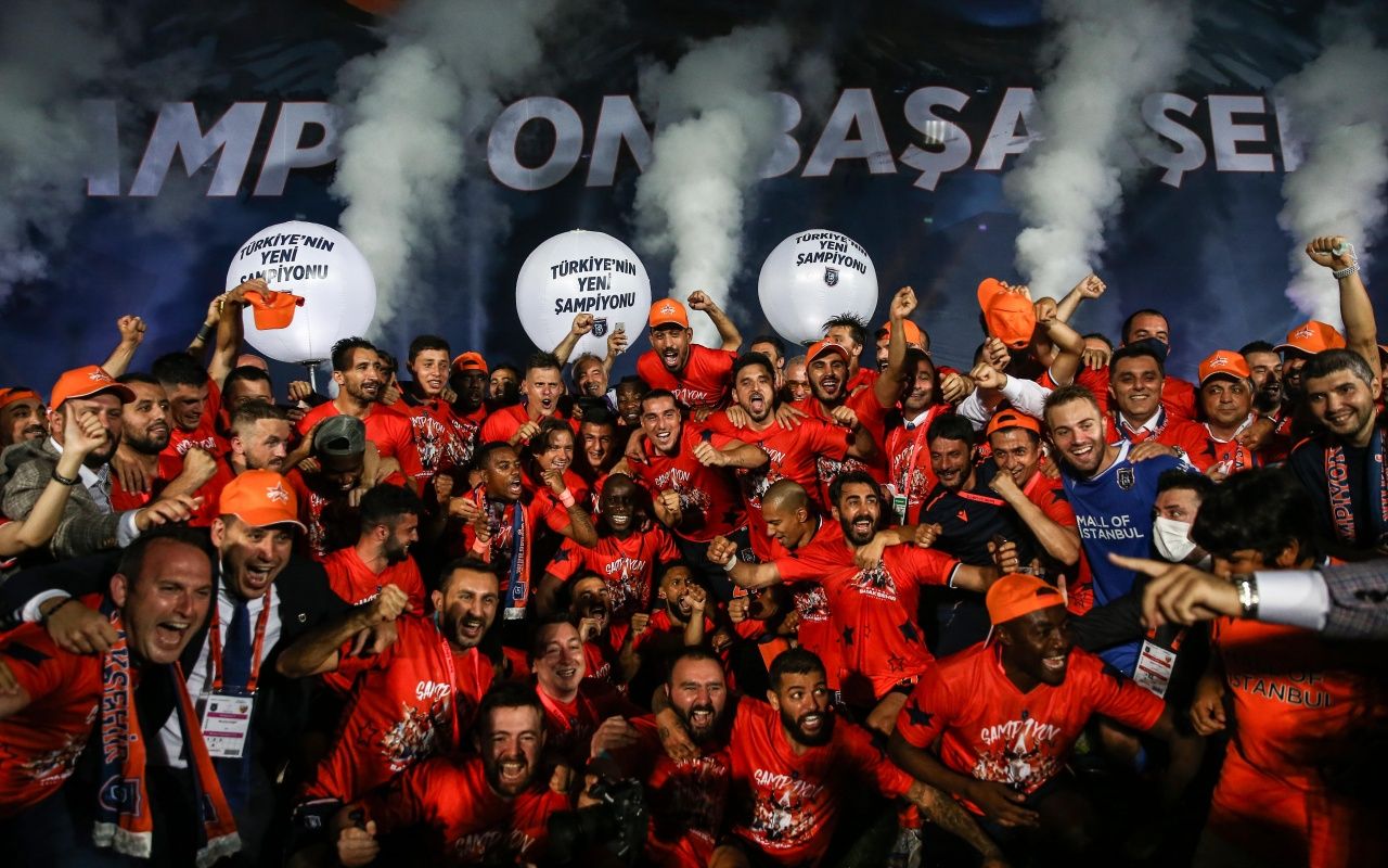 Başakşehir, şampiyonluğu böyle kutladı 12