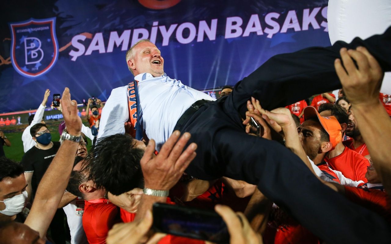 Başakşehir, şampiyonluğu böyle kutladı 8