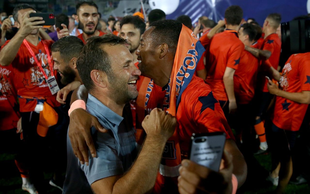 Başakşehir, şampiyonluğu böyle kutladı 7