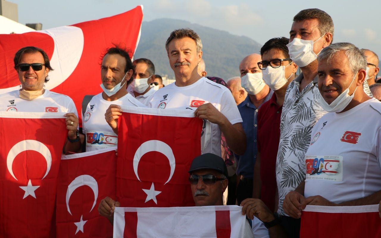 Eski bakan Tüzmen Mersin'den Kıbrıs'a yüzüyor 3