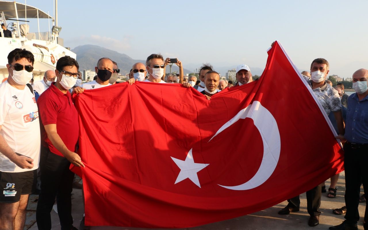 Eski bakan Tüzmen Mersin'den Kıbrıs'a yüzüyor 6