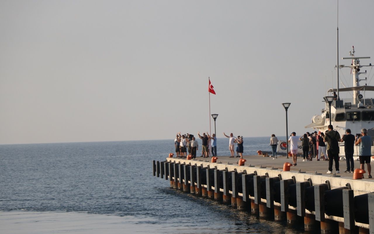 Eski bakan Tüzmen Mersin'den Kıbrıs'a yüzüyor 12