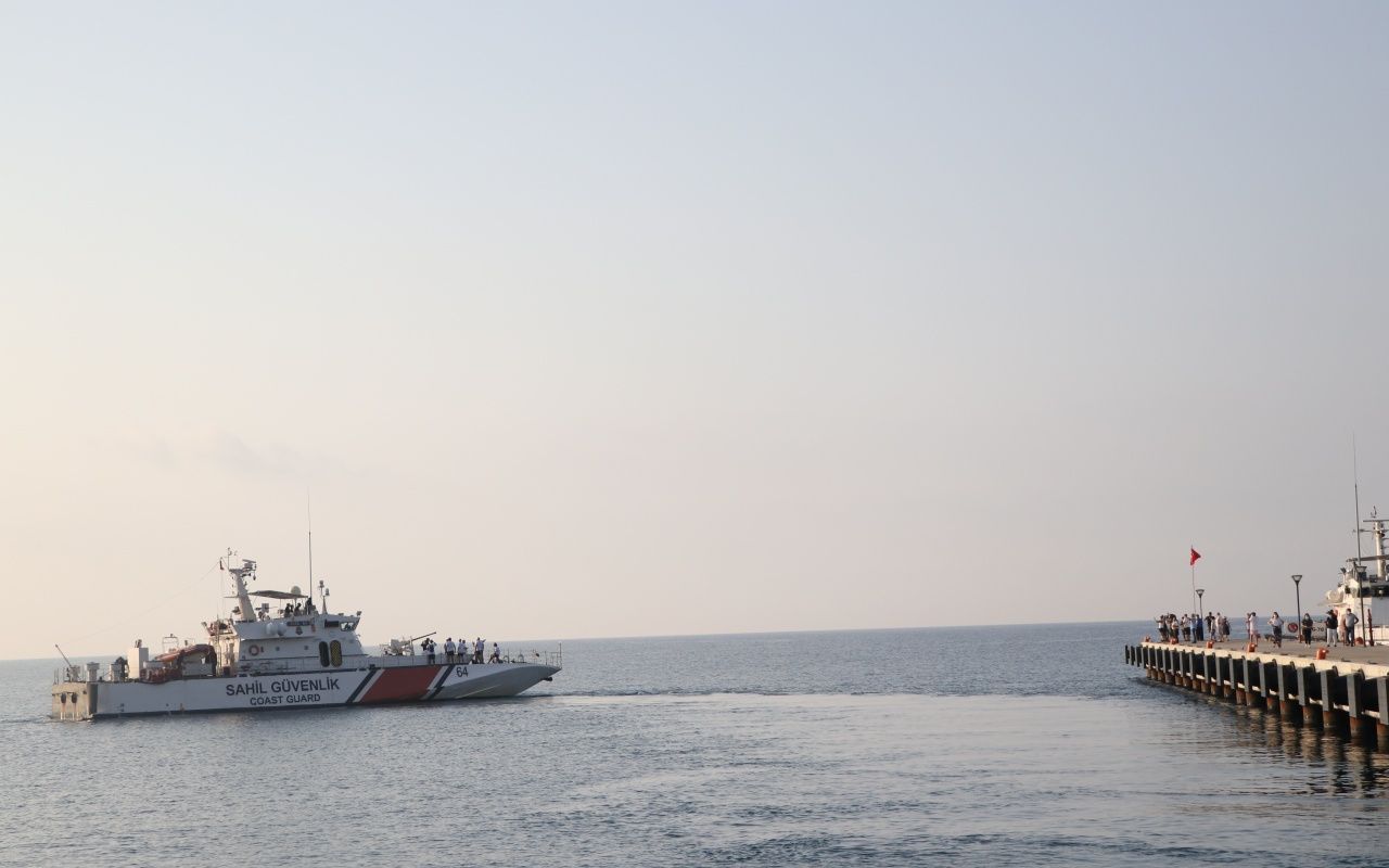 Eski bakan Tüzmen Mersin'den Kıbrıs'a yüzüyor 10