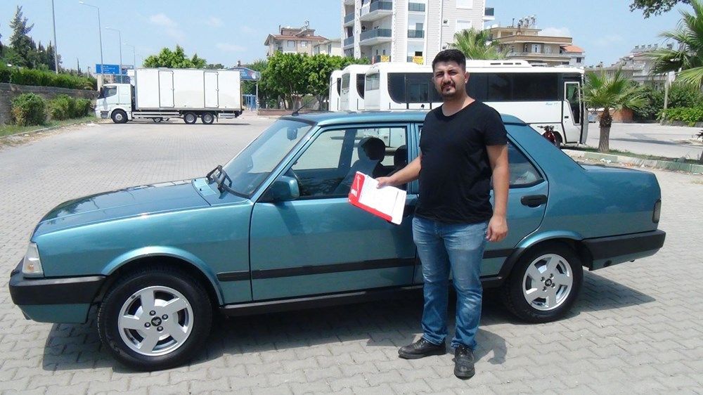 50 bin liraya aldığı 26 yıllık otomobile gözü gibi bakıyor 2