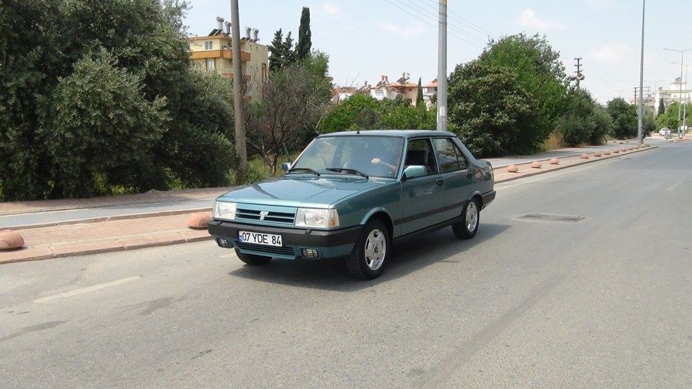 50 bin liraya aldığı 26 yıllık otomobile gözü gibi bakıyor 1