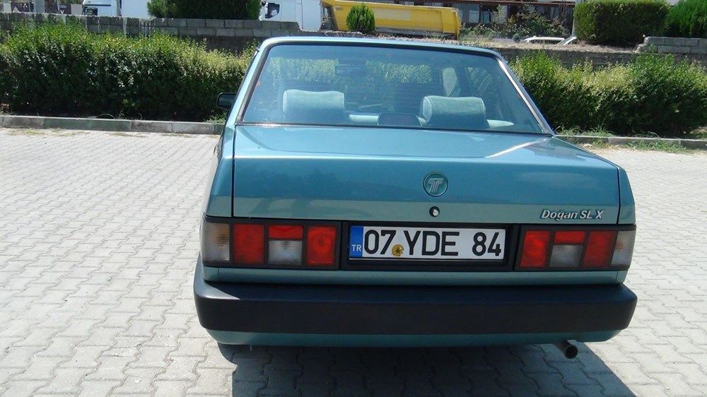 50 bin liraya aldığı 26 yıllık otomobile gözü gibi bakıyor 5