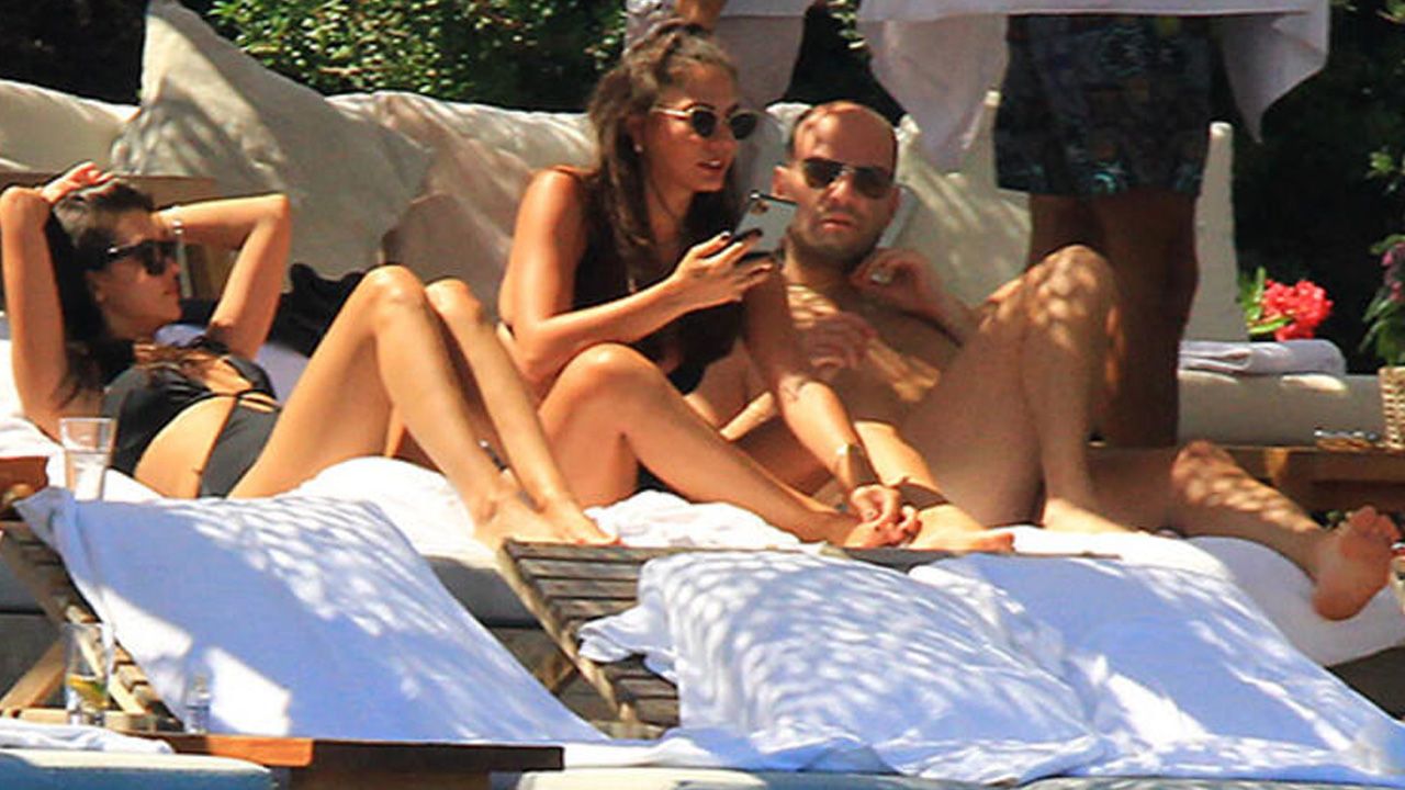 Demet Özdemir bikini fotoğraflarıyla bu yaza damga vurdu 2