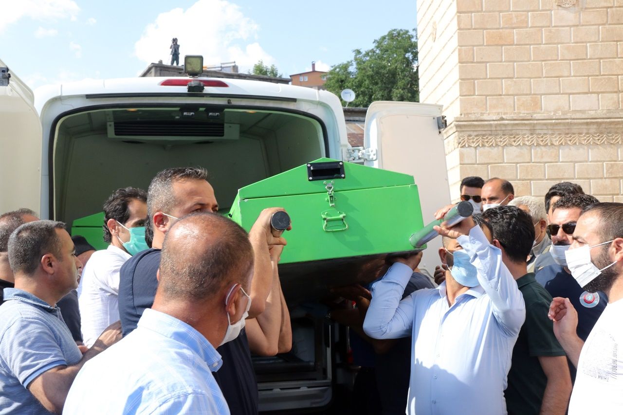 Pınar Gültekin toprağa verildi 2