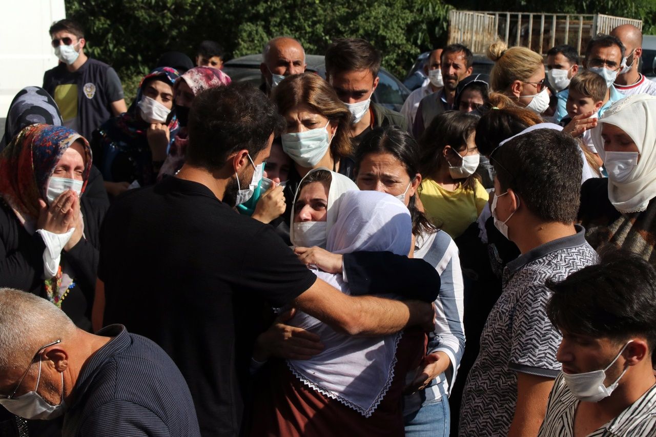 Pınar Gültekin toprağa verildi 7
