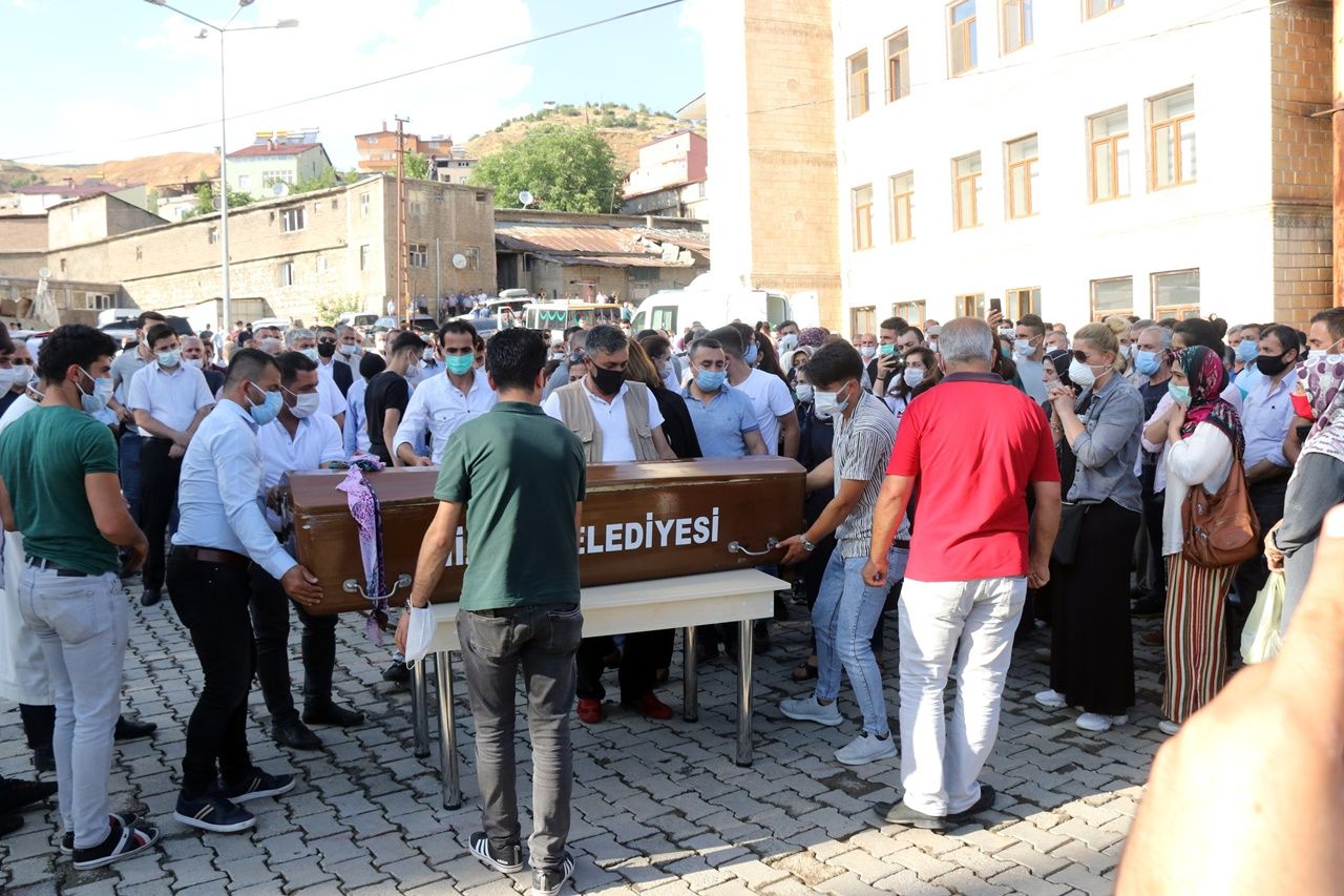 Pınar Gültekin toprağa verildi 10