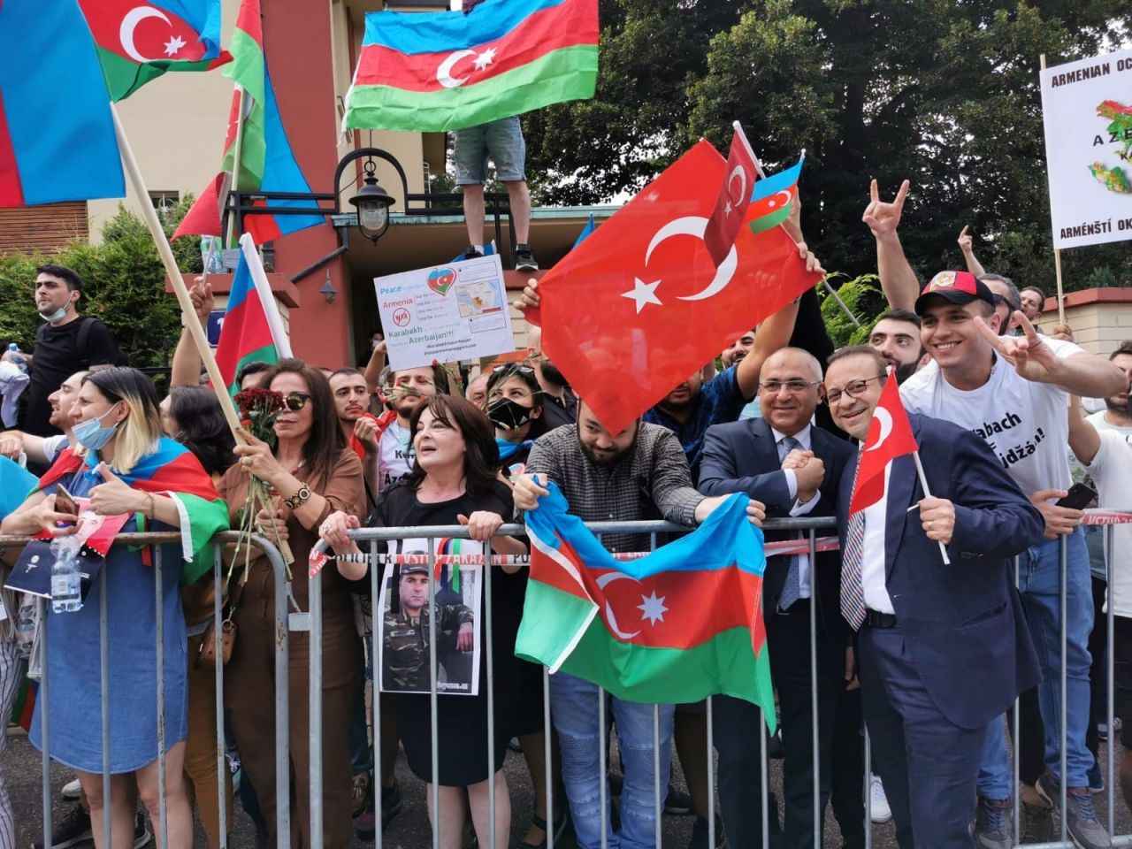 Prag'da Ermenistan protestosu 9