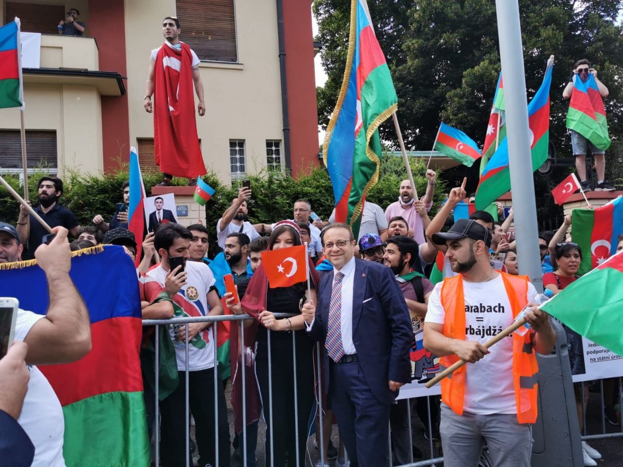 Prag'da Ermenistan protestosu 8