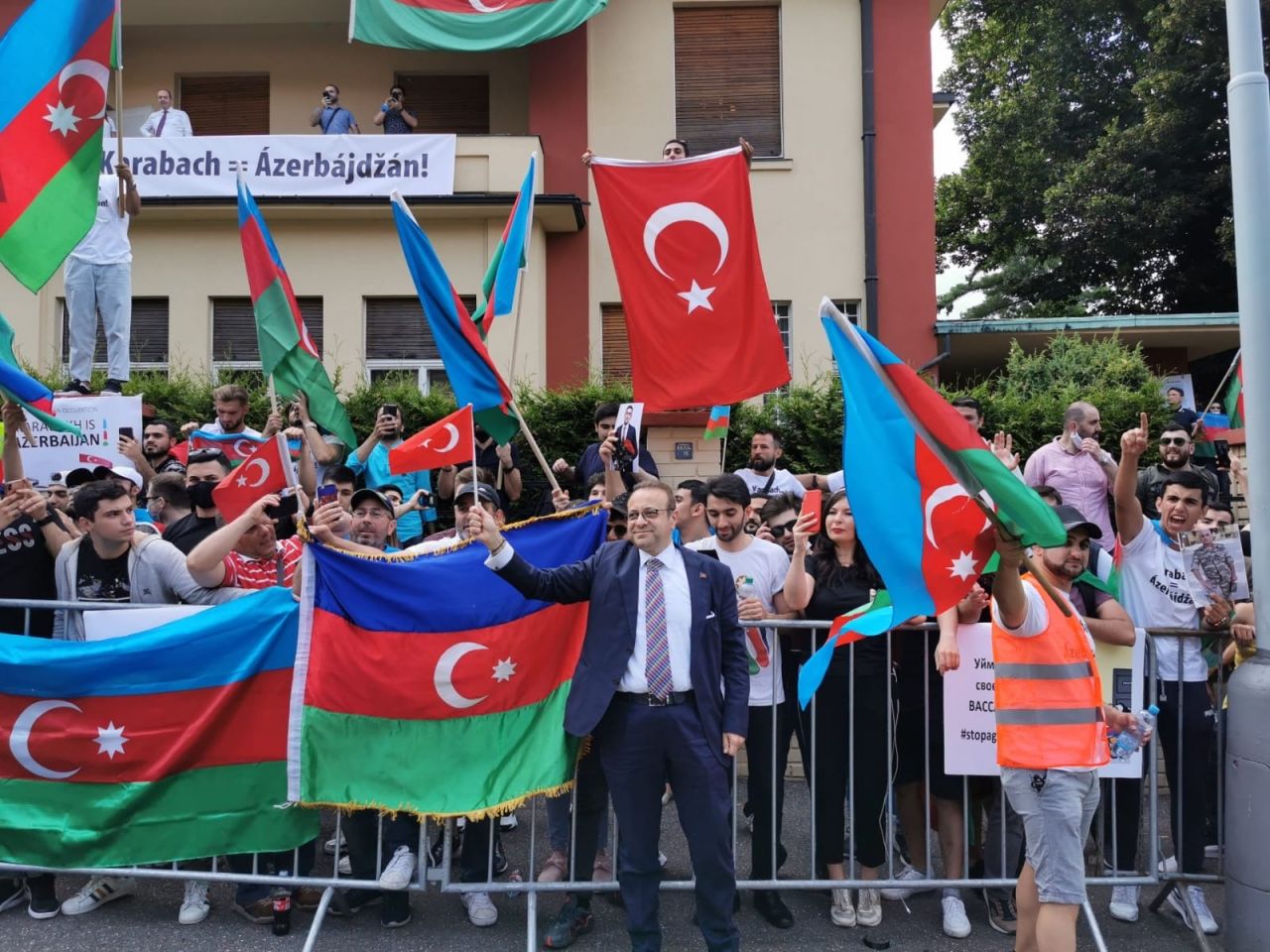 Prag'da Ermenistan protestosu 7