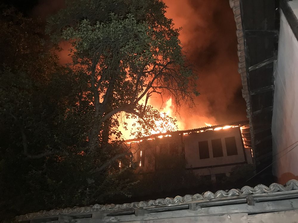 Tarihi konaklar alevlere teslim oldu 2