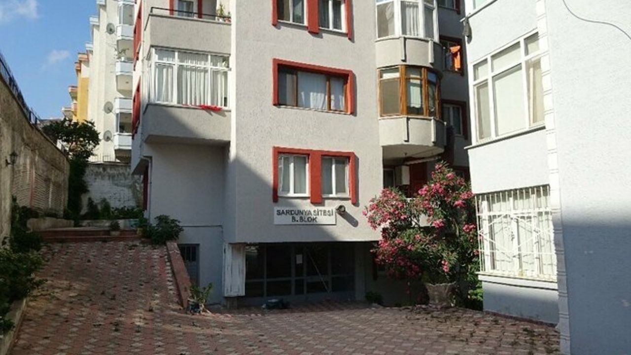 9 katlı binanın kolonu patladı! 12