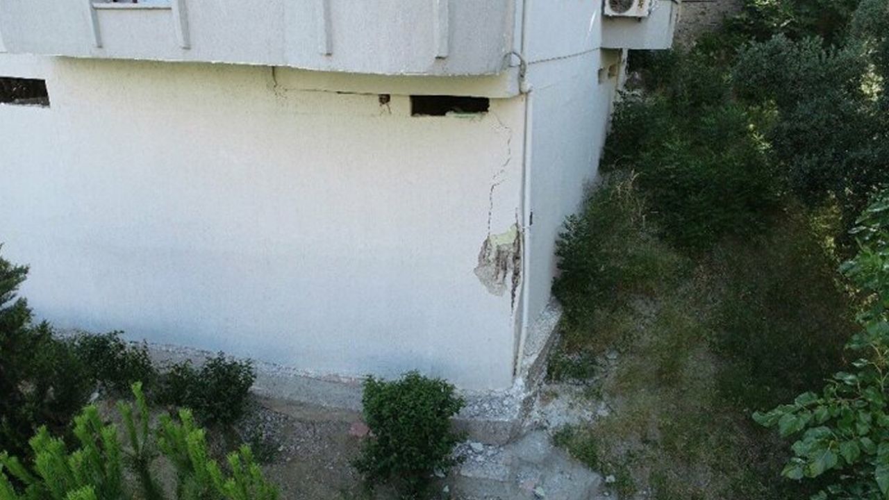 9 katlı binanın kolonu patladı! 4