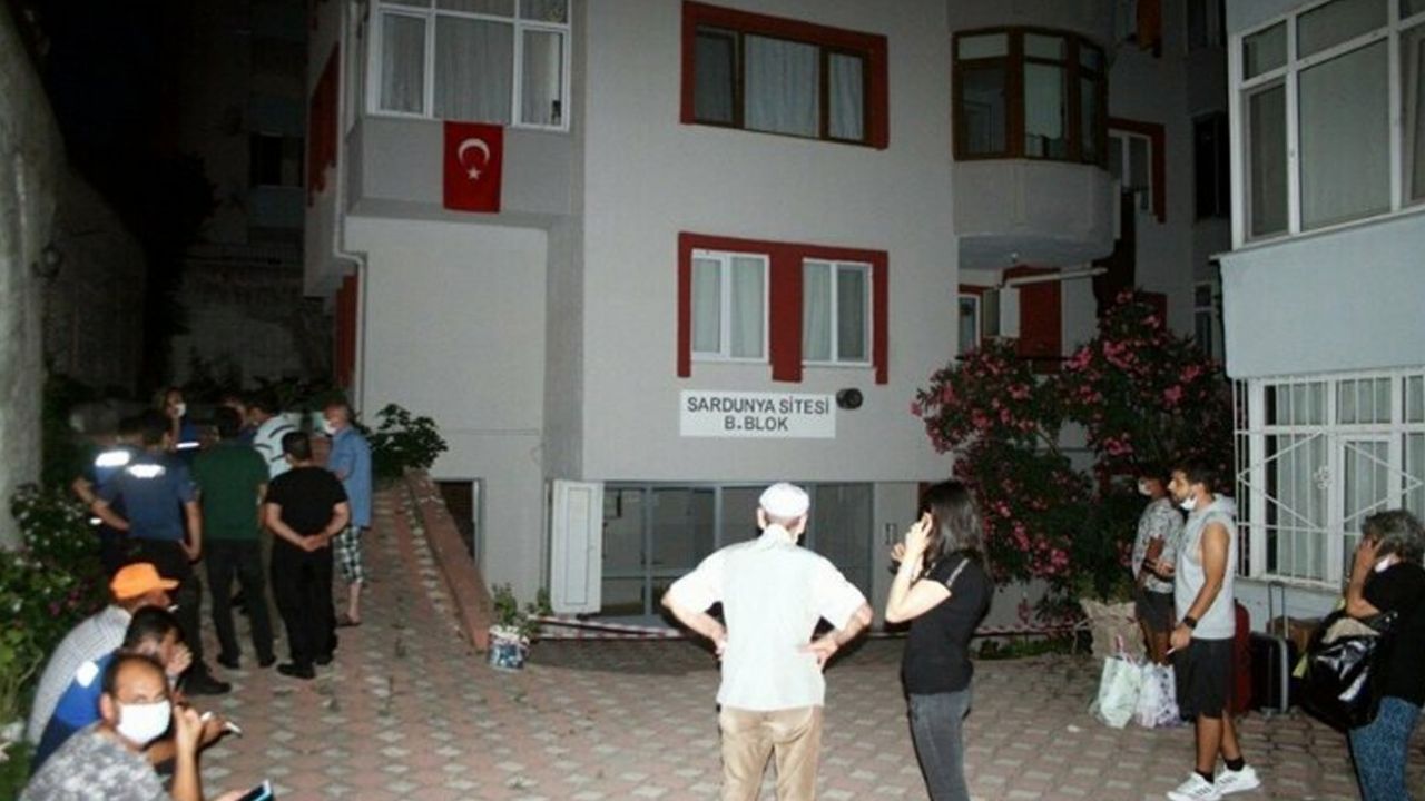 9 katlı binanın kolonu patladı! 5