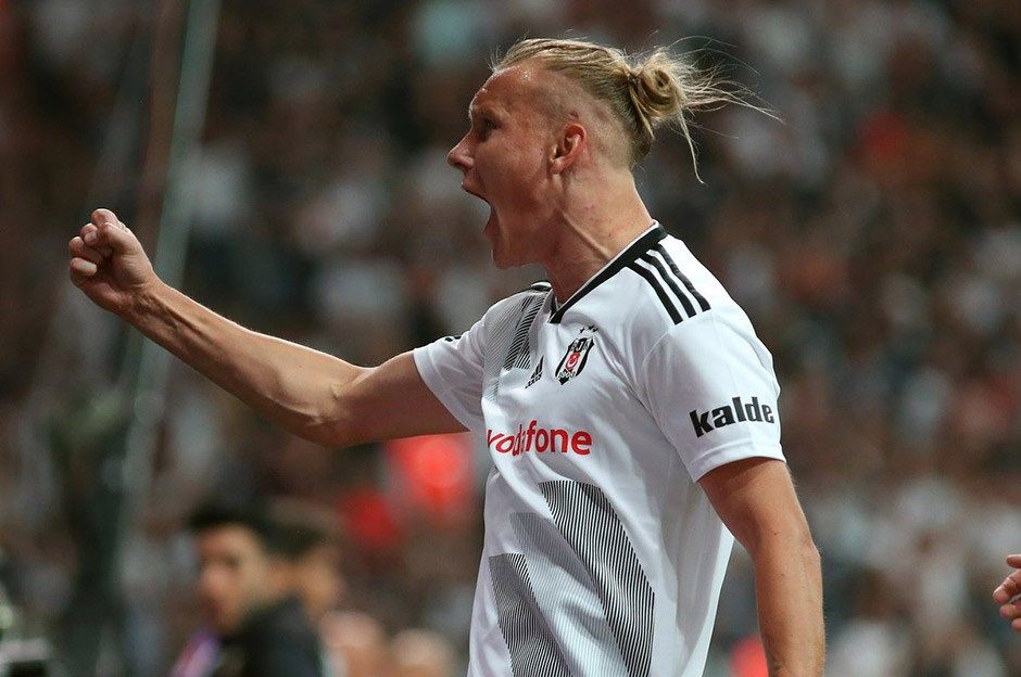 Rıdvan Dilmen seçti! İşte sezonun 11'i 4