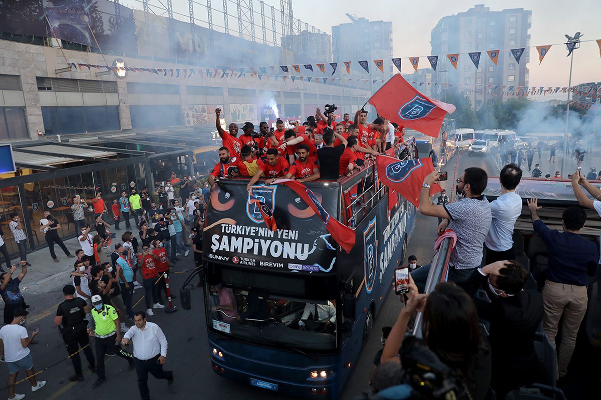 Şampiyon kupasına kavuştu 14