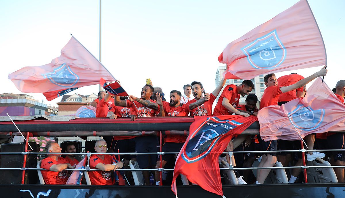 Şampiyon kupasına kavuştu 19