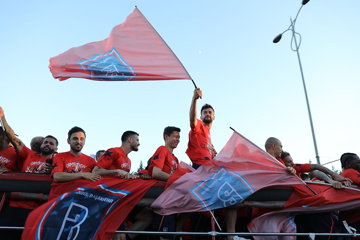 Şampiyon kupasına kavuştu 20
