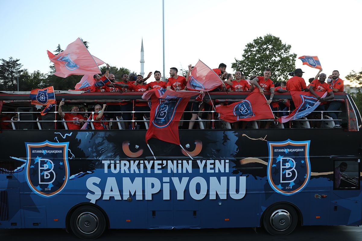 Şampiyon kupasına kavuştu 25