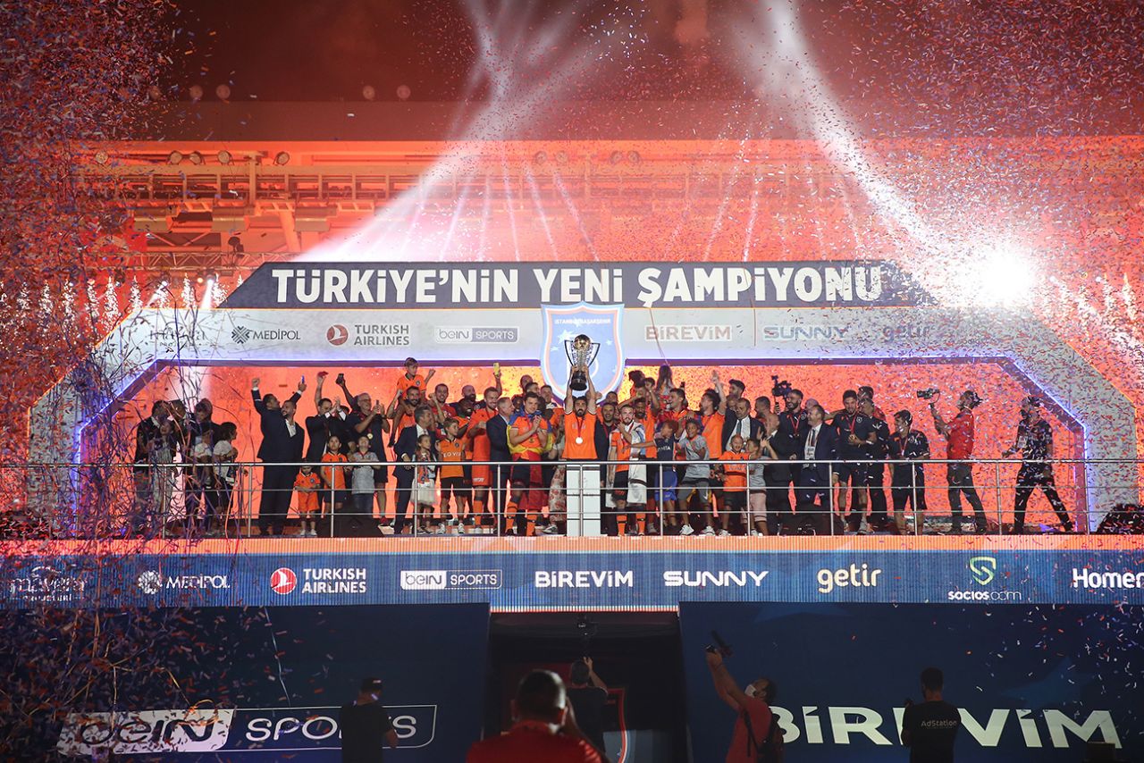 Şampiyon kupasına kavuştu 30