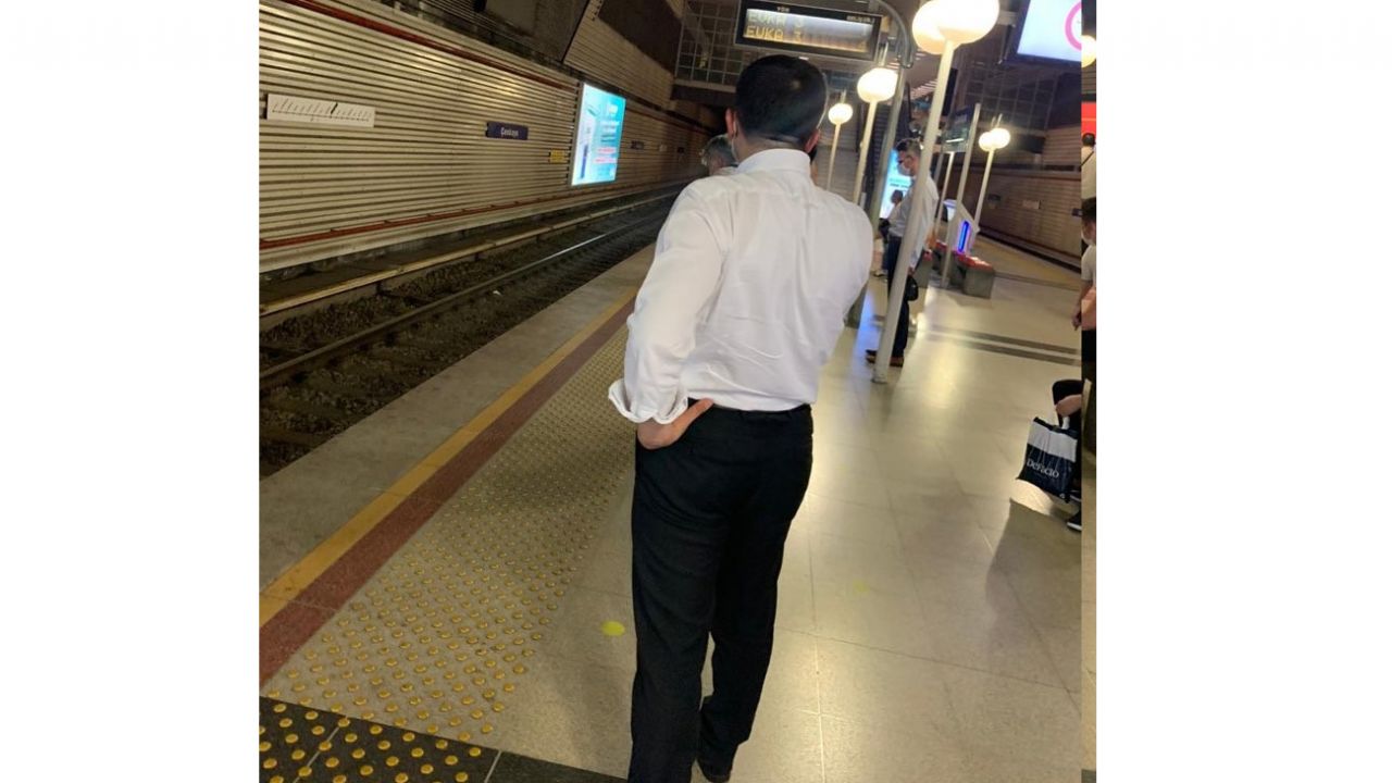 AK Parti Milletvekili Dağ’ın metrodaki fotoğrafları sosyal medyada olay oldu 4
