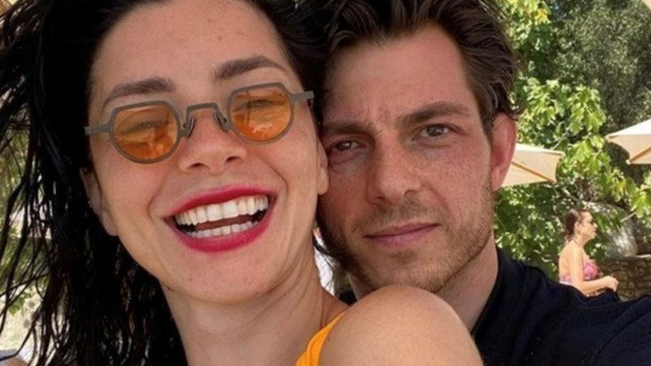 Merve Boluğur’dan yatak pozu 5