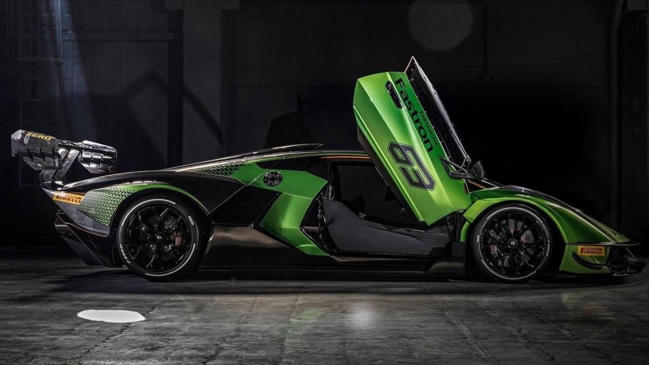 Lamborghini yeni canavarını tanıttı 7