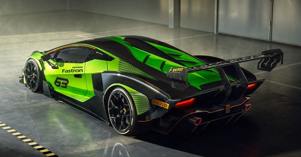 Lamborghini yeni canavarını tanıttı 6