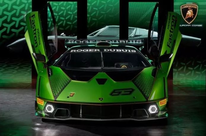 Lamborghini yeni canavarını tanıttı 2