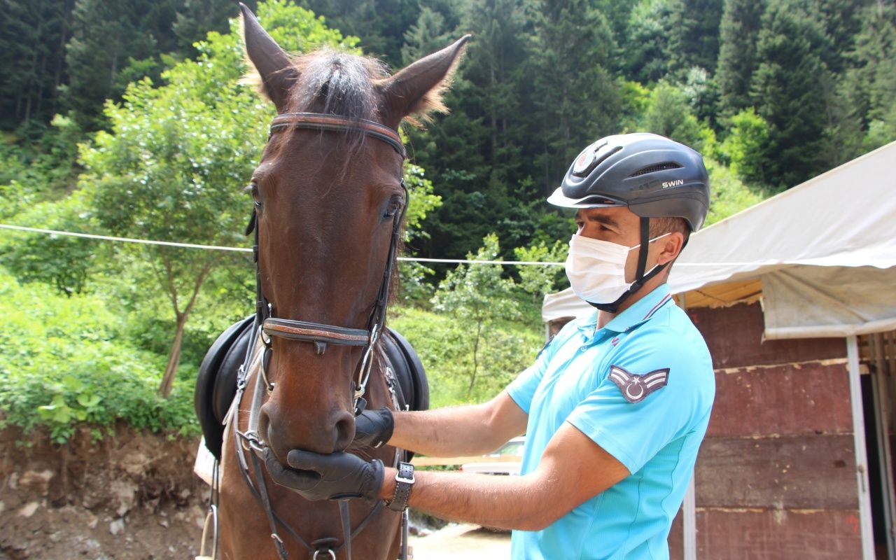 Atlı jandarmalar Uzungöl'de göreve başladı 11