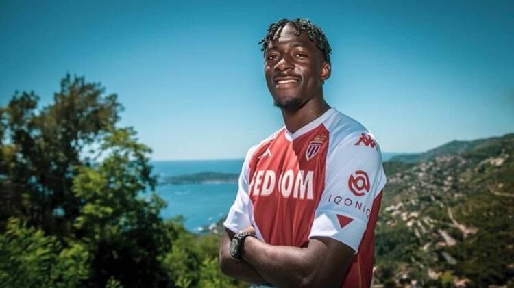 Dünyada biten transferler 19