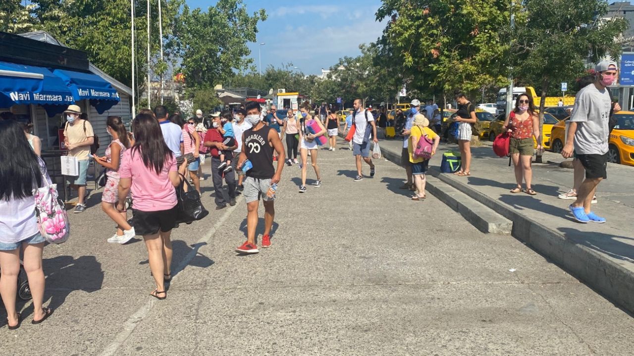 Bayramın ikinci gününde Adalar'a akın 8