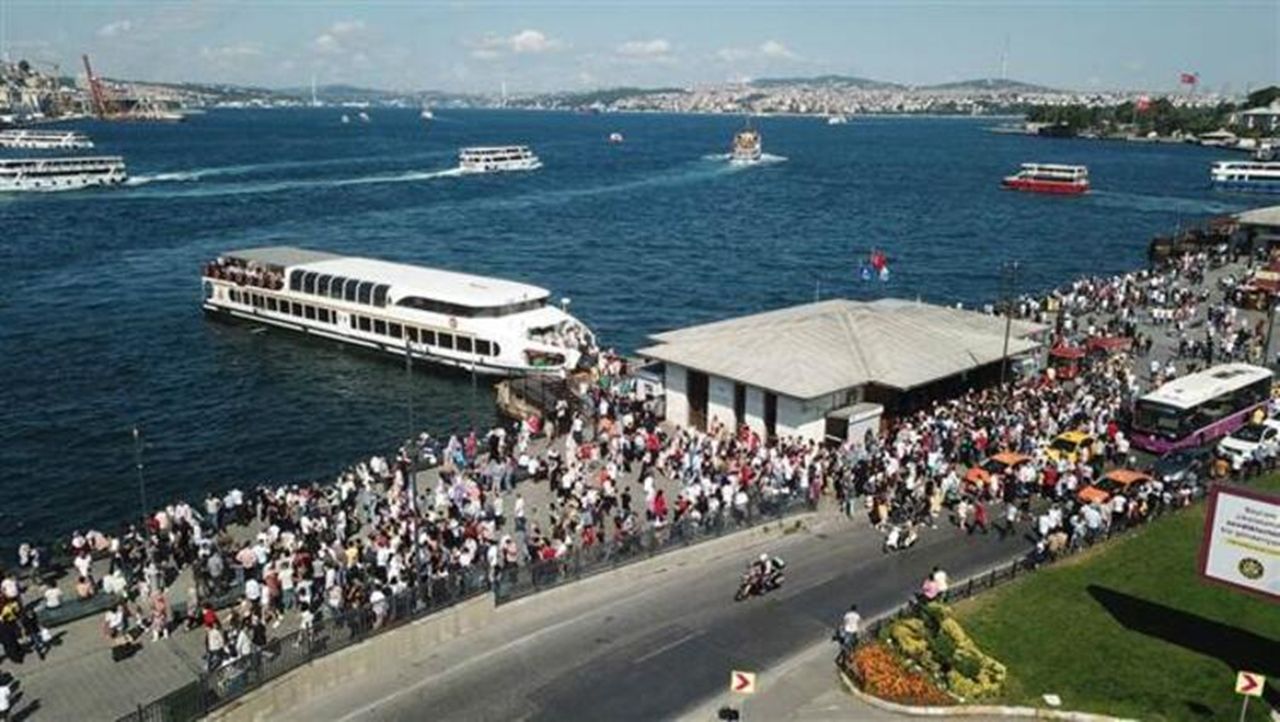 Eminönü'nde bayram izdihamı 3